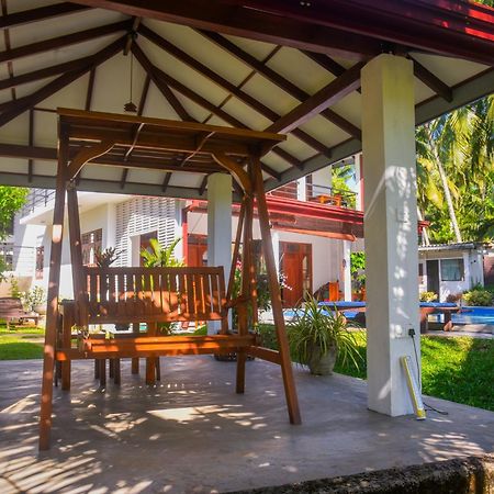 Villa A.Sms Induruwa Exteriér fotografie
