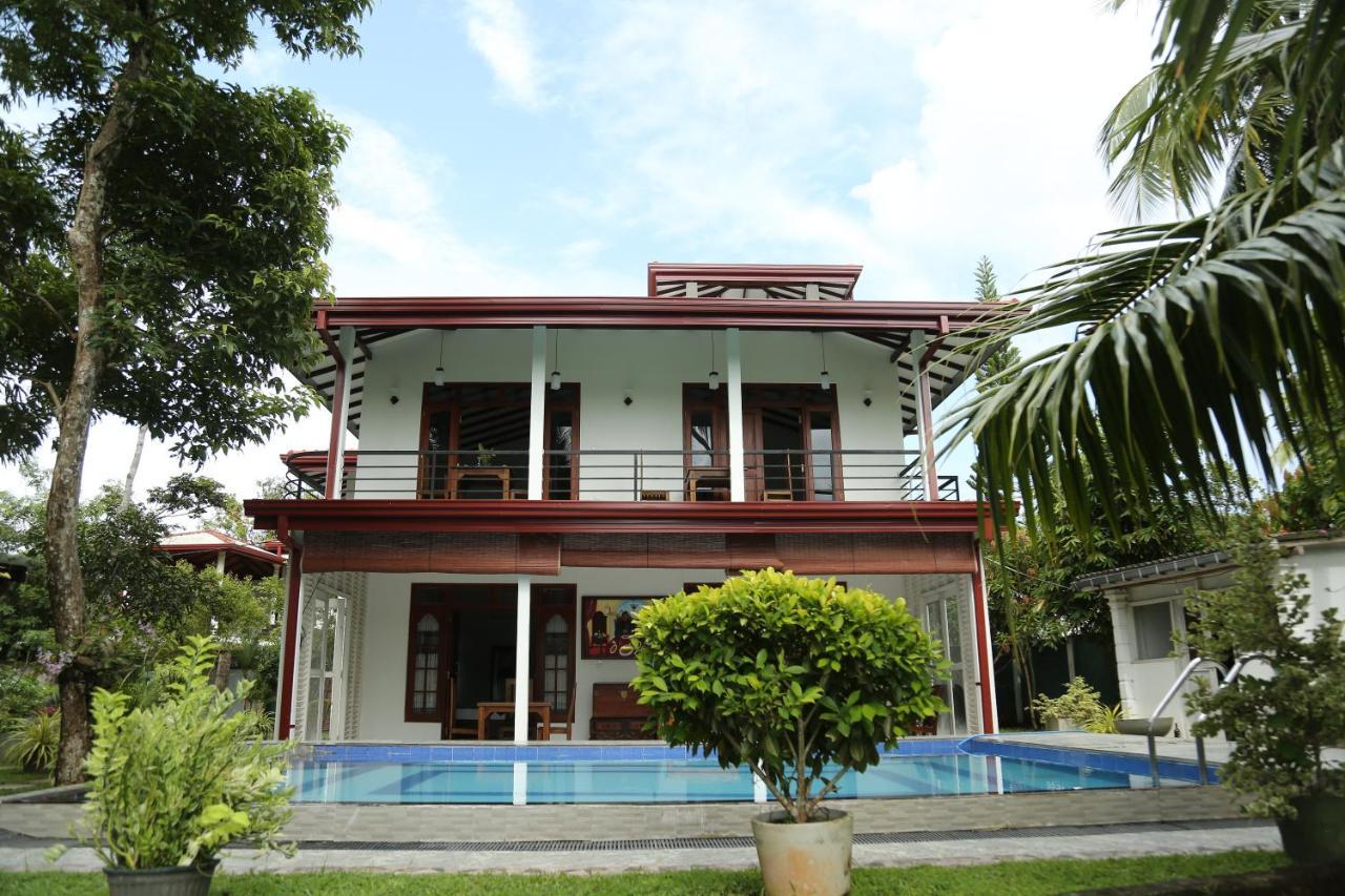 Villa A.Sms Induruwa Exteriér fotografie