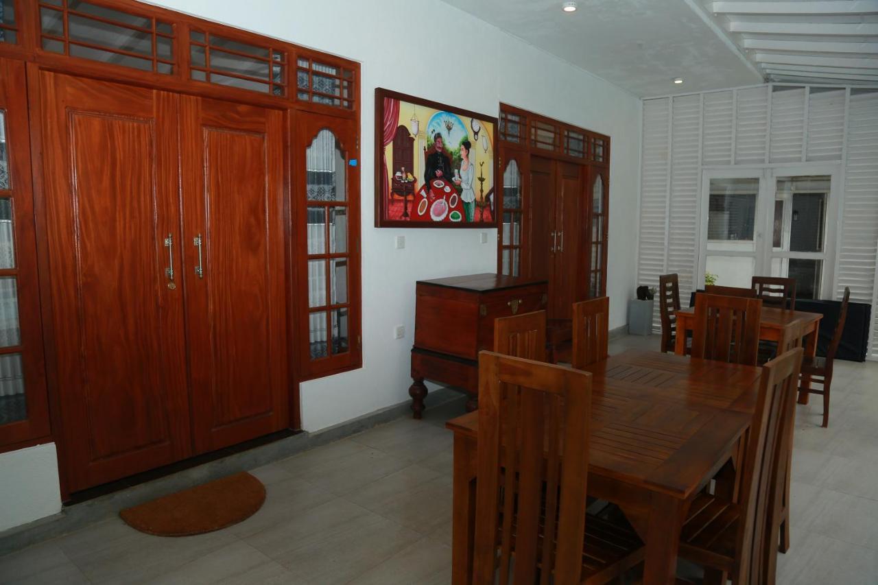 Villa A.Sms Induruwa Exteriér fotografie
