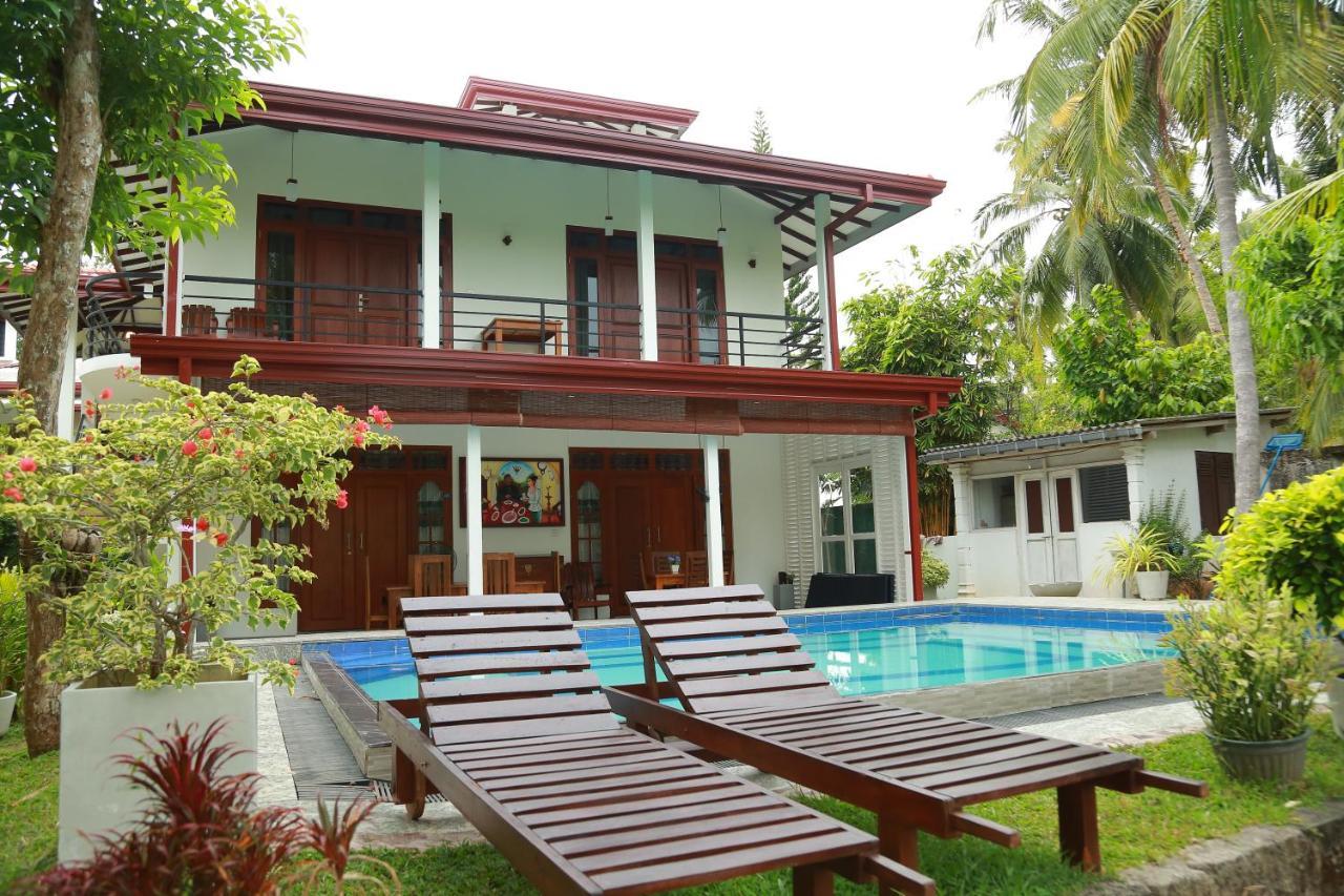Villa A.Sms Induruwa Exteriér fotografie