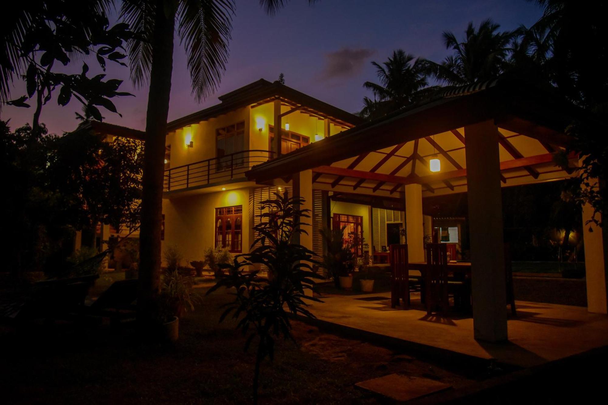 Villa A.Sms Induruwa Exteriér fotografie