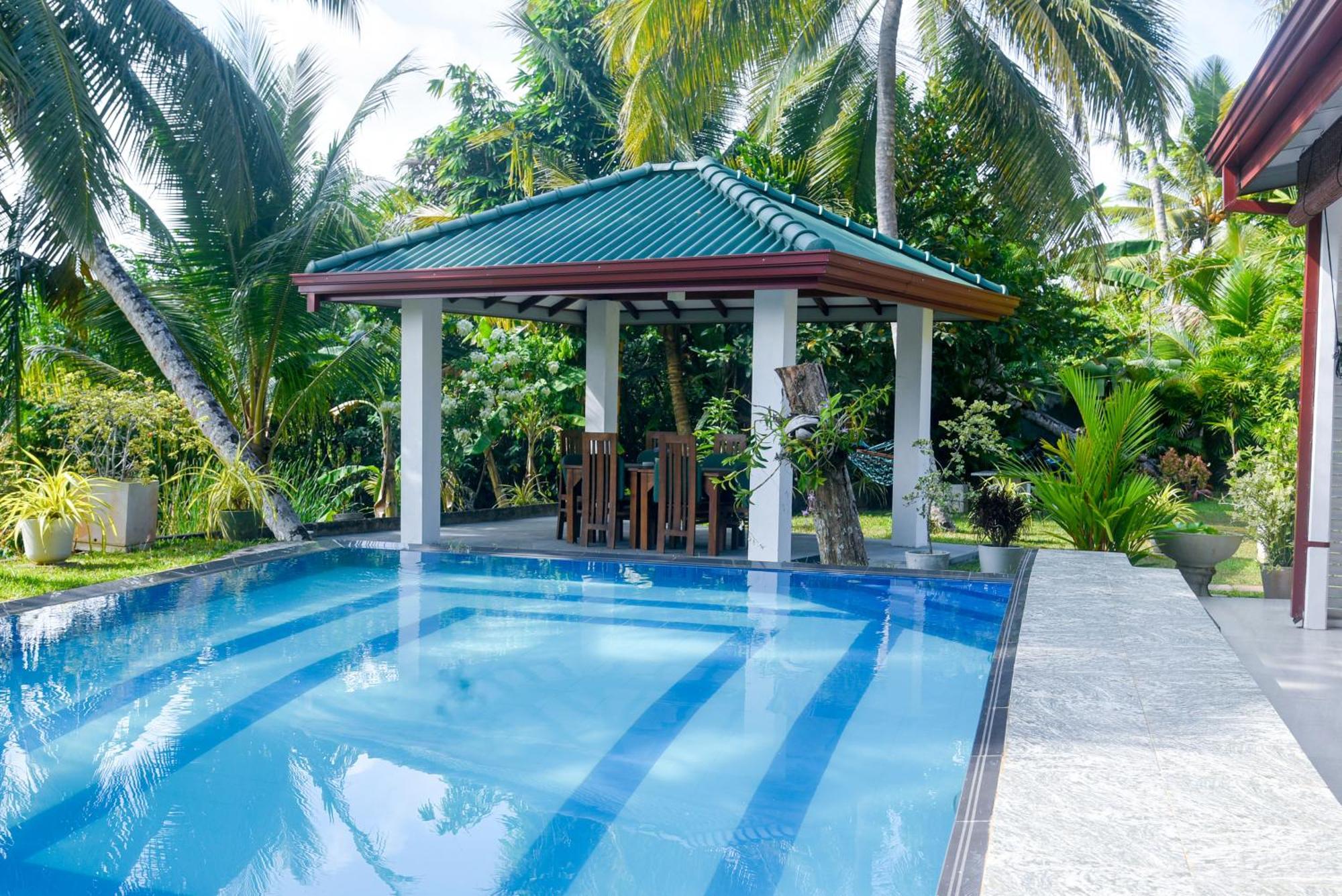 Villa A.Sms Induruwa Exteriér fotografie